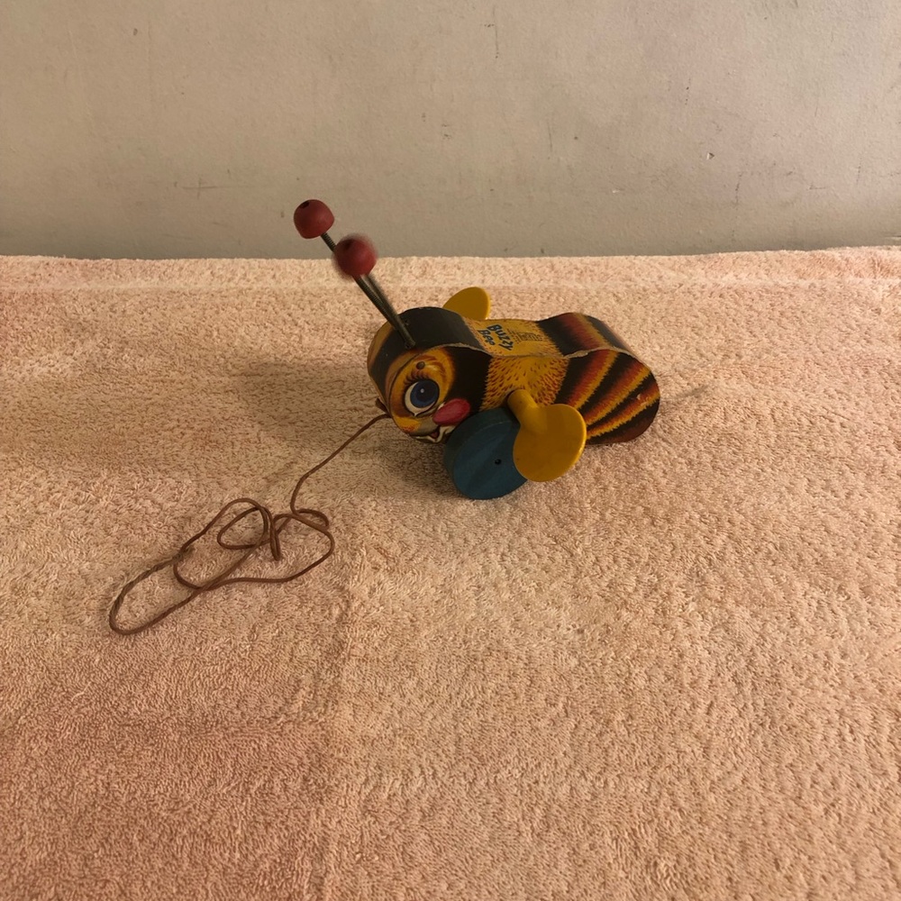 Vintage Fisher Price Buzzy Bee Wood Wheels Pull Toy With Original Pull String
